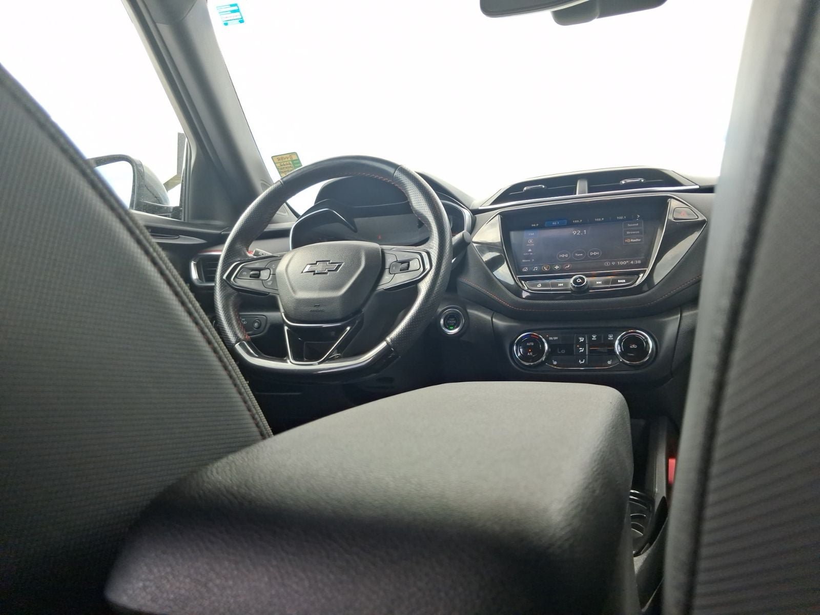 Used 2022 Chevrolet TrailBlazer RS w/ Technology Package FWD image 14