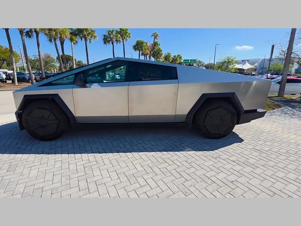 Used 2024 Tesla Cybertruck AWD Crew Cab image 47