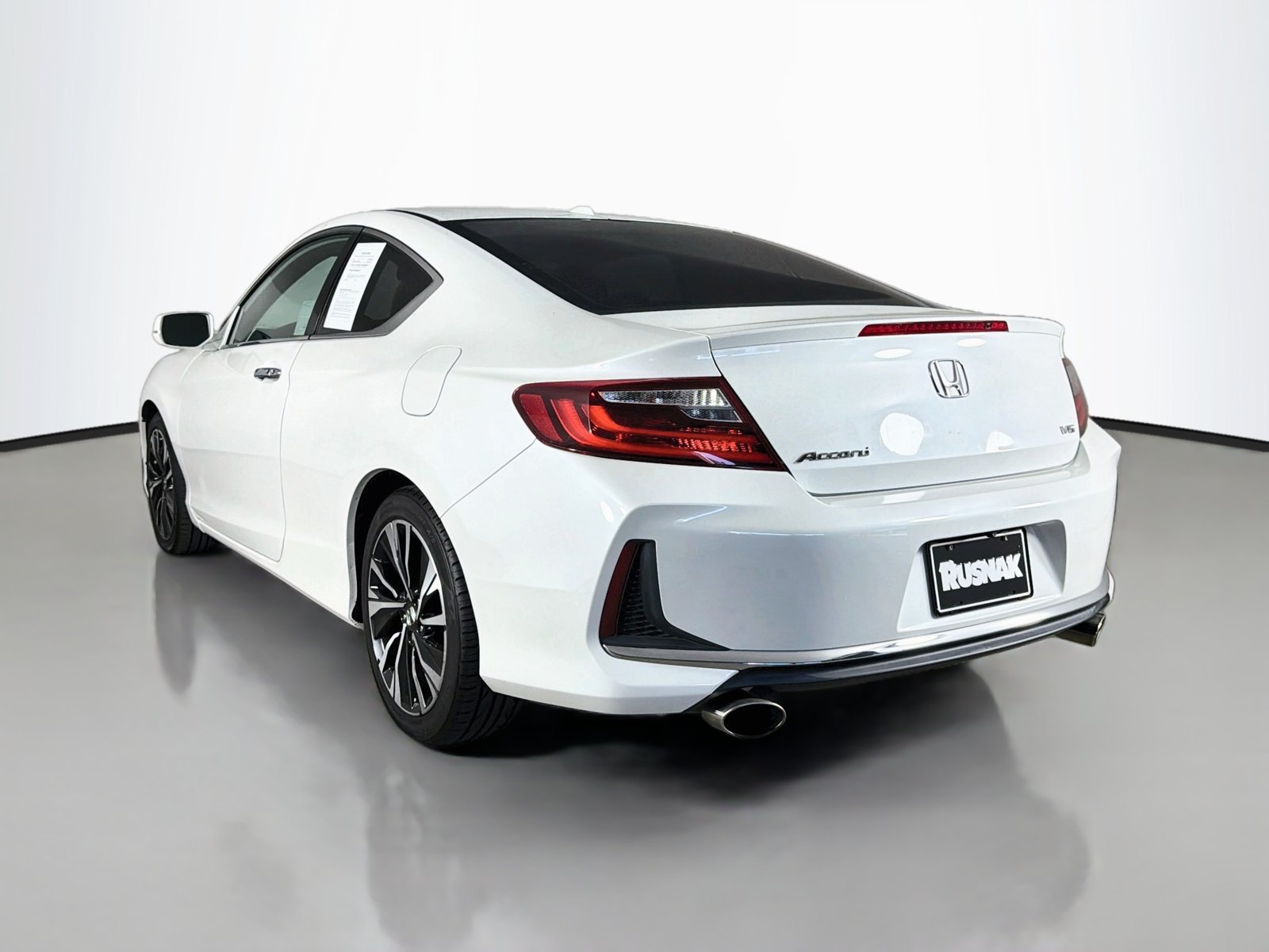 Used 2017 Honda Accord EX-L image 5