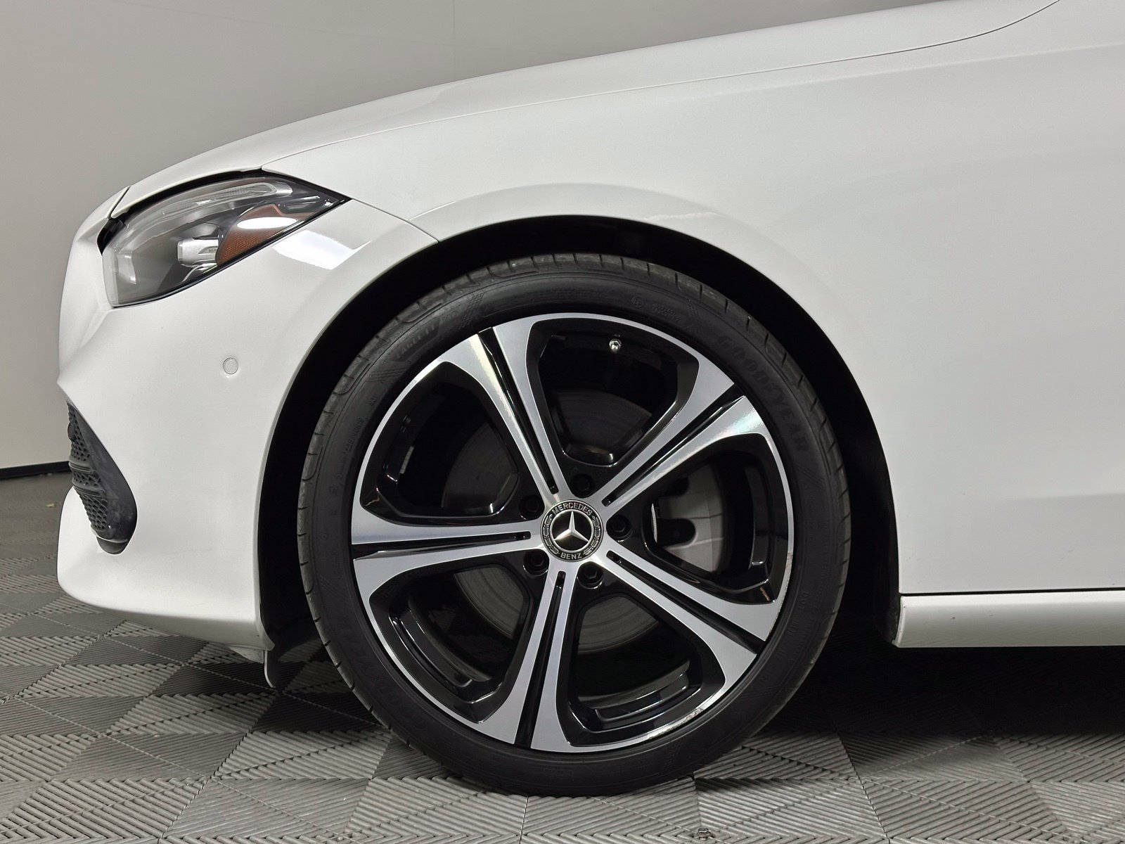 Used 2025 Mercedes-Benz C 300 Sedan image 7