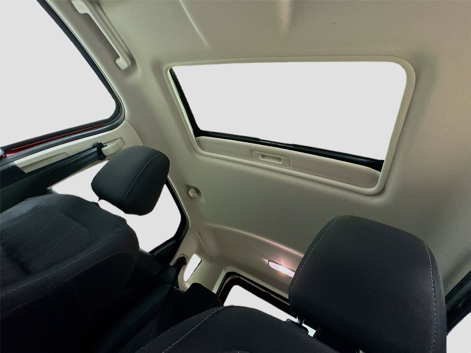 Used 2021 Ford EcoSport SE w/ SE Convenience Package FWD image 22