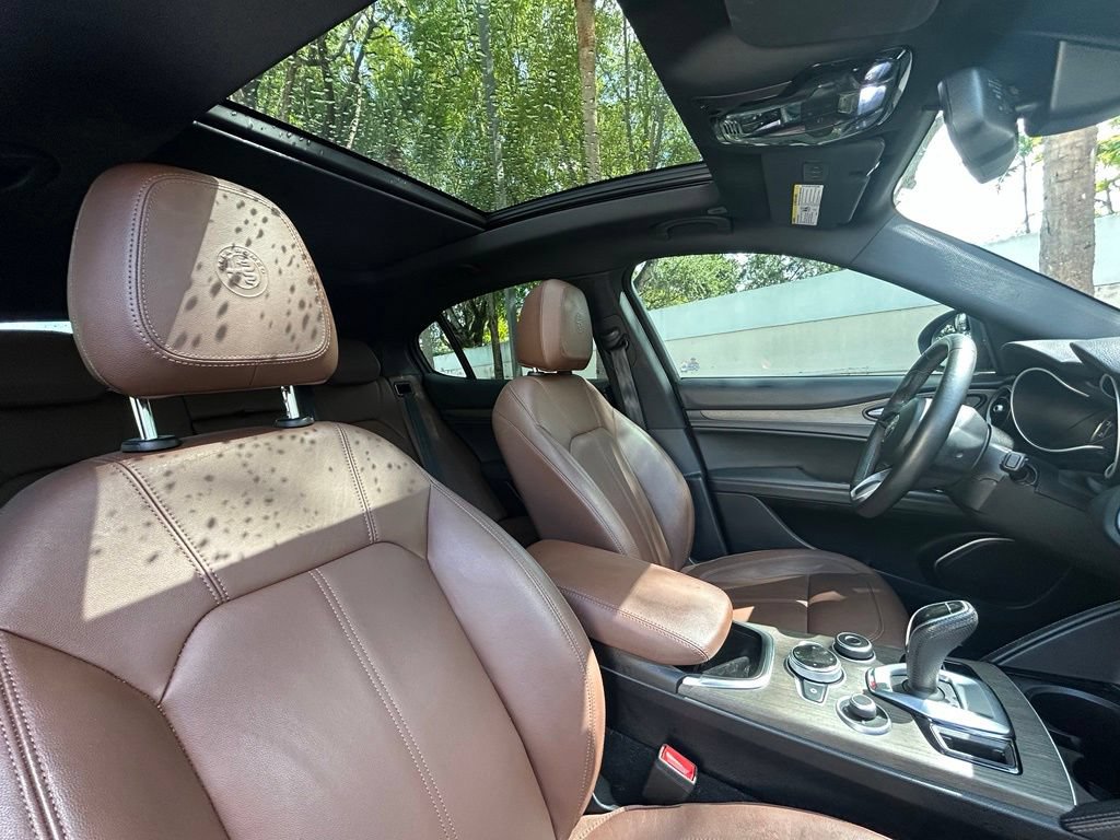 Used 2022 Alfa Romeo Stelvio Ti AWD/4WD image 31