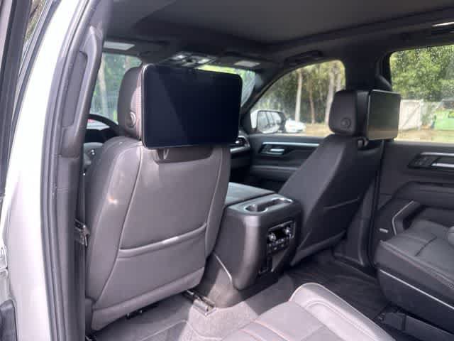 Used 2025 Chevrolet Suburban RST w/ RST Capability Package AWD/4WD image 24