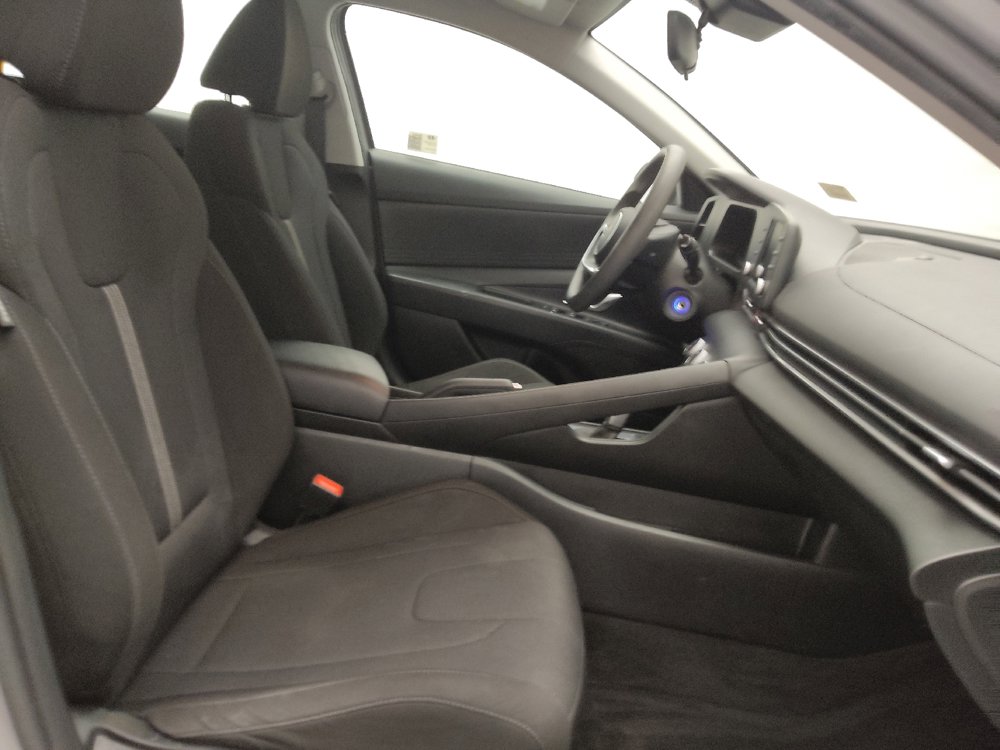 Used 2024 Hyundai Elantra SE image 21