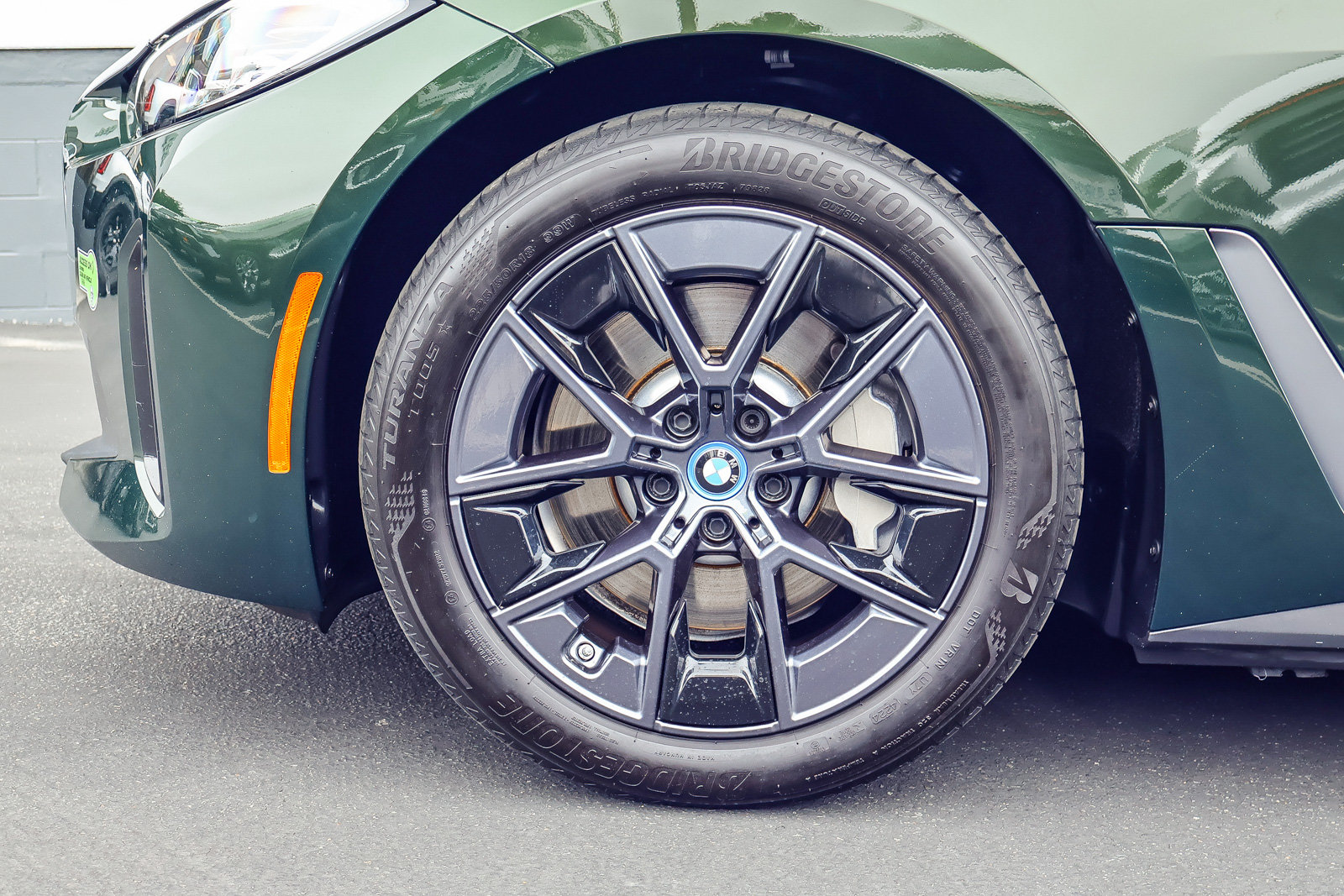 Used 2023 BMW i4 eDrive35 w/ Premium Package RWD image 18