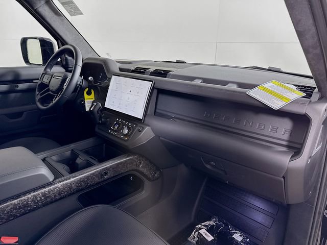 New 2026 Land Rover Defender 110 OCTA AWD/4WD image 31