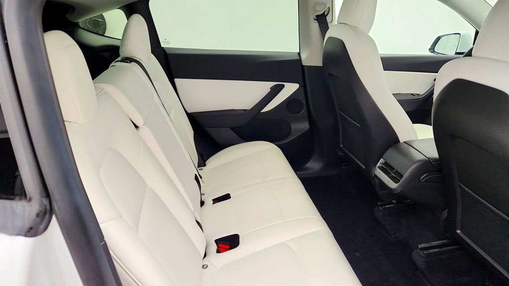 Used 2021 Tesla Model Y Long Range AWD/4WD image 28