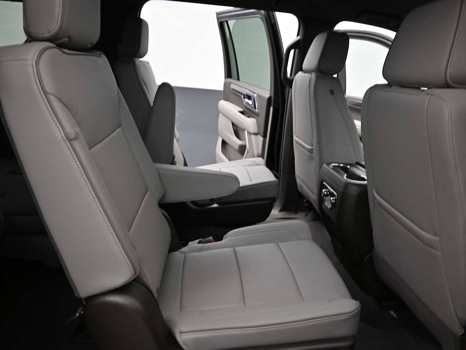 New 2026 GMC Yukon XL Elevation image 23