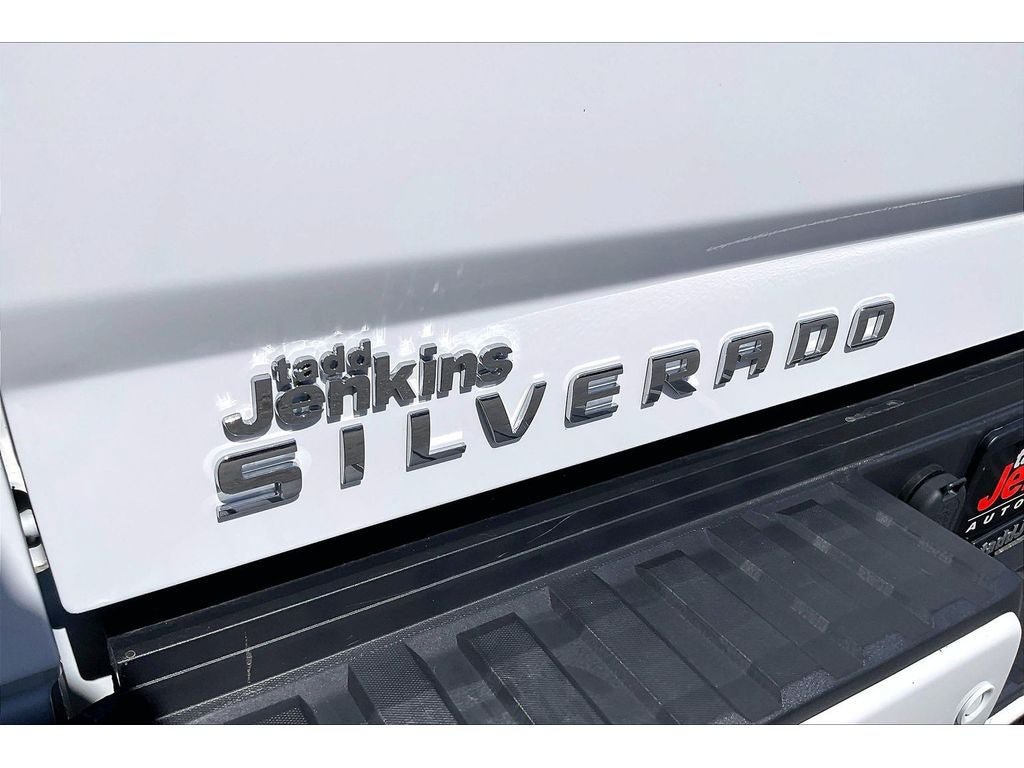 Used 2016 Chevrolet Silverado 3500 High Country w/ Duramax Plus Package AWD/4WD image 33