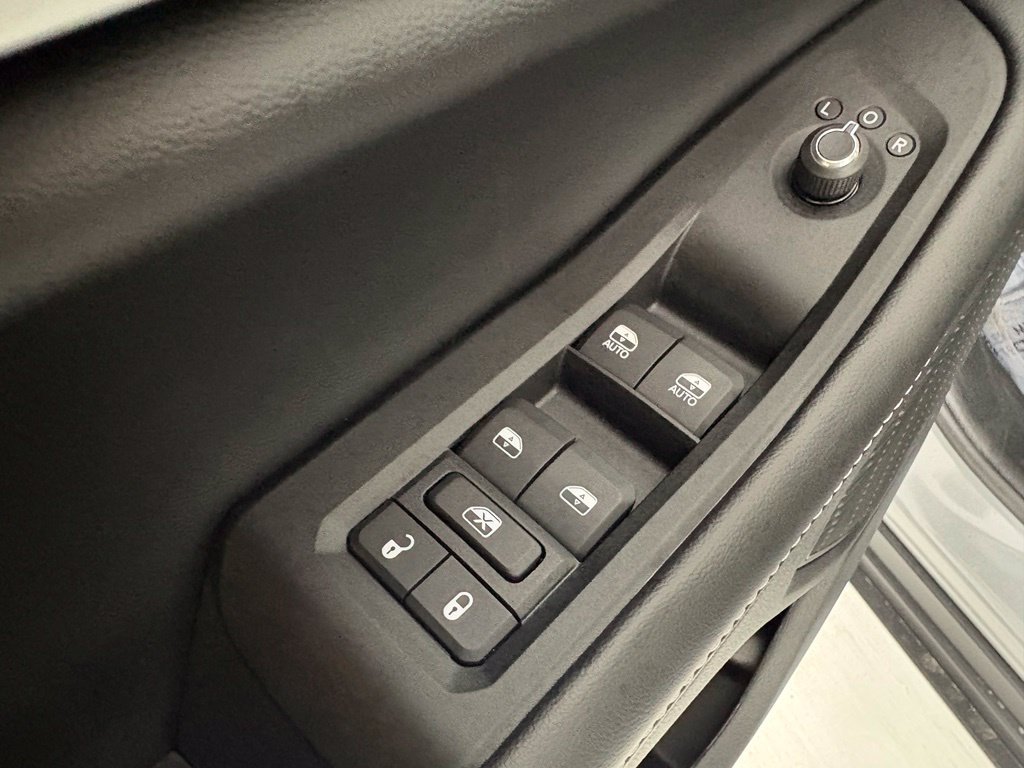New 2027 Jeep Grand Cherokee Altitude RWD image 20