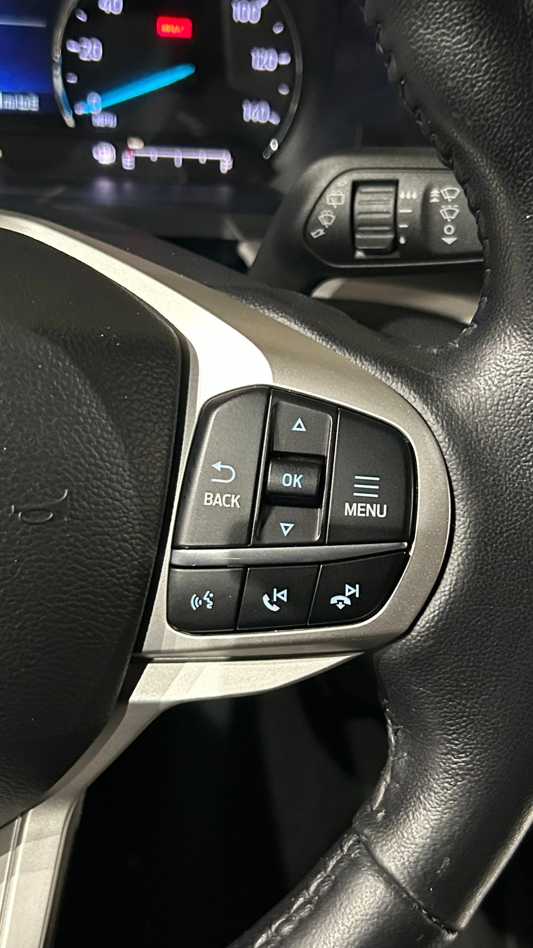 Used 2023 Ford Explorer XLT w/ Equipment Group 202A AWD/4WD image 82