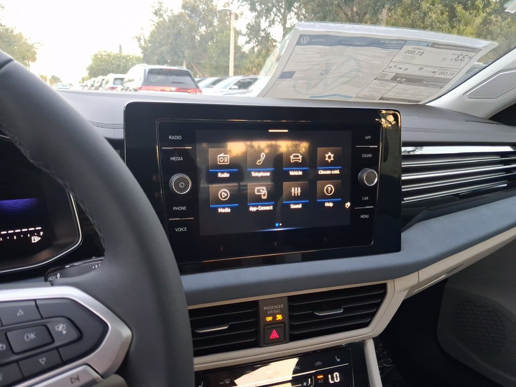 New 2026 Volkswagen Jetta SE FWD image 9