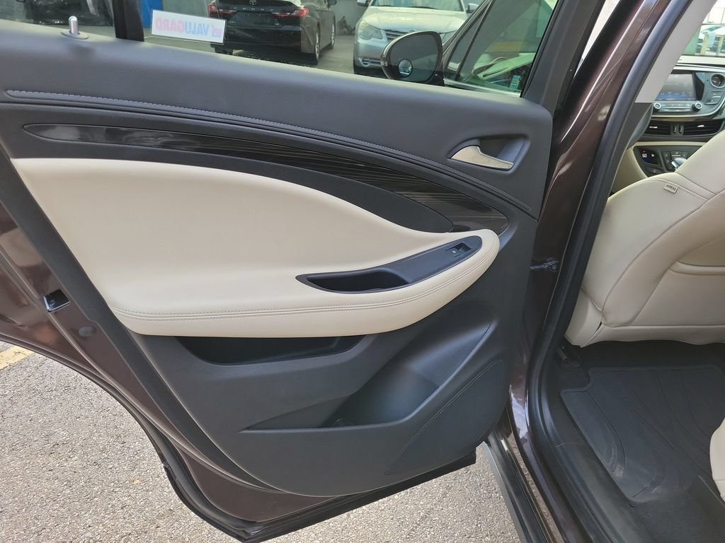 Used 2020 Buick Envision Preferred FWD image 16