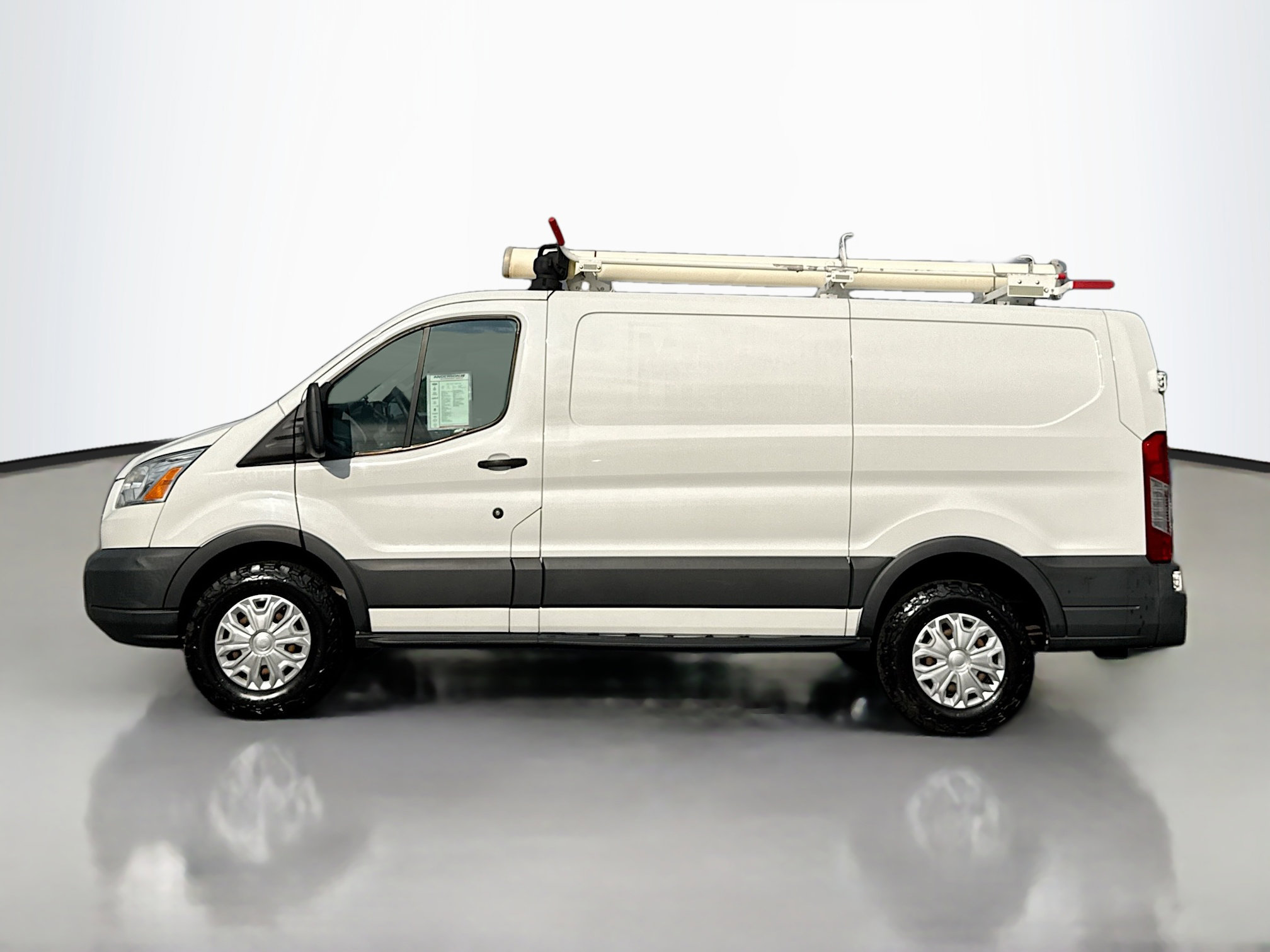 Used 2017 Ford Transit 250 130 Low Roof w/ Exterior Upgrade Package RWD image 4