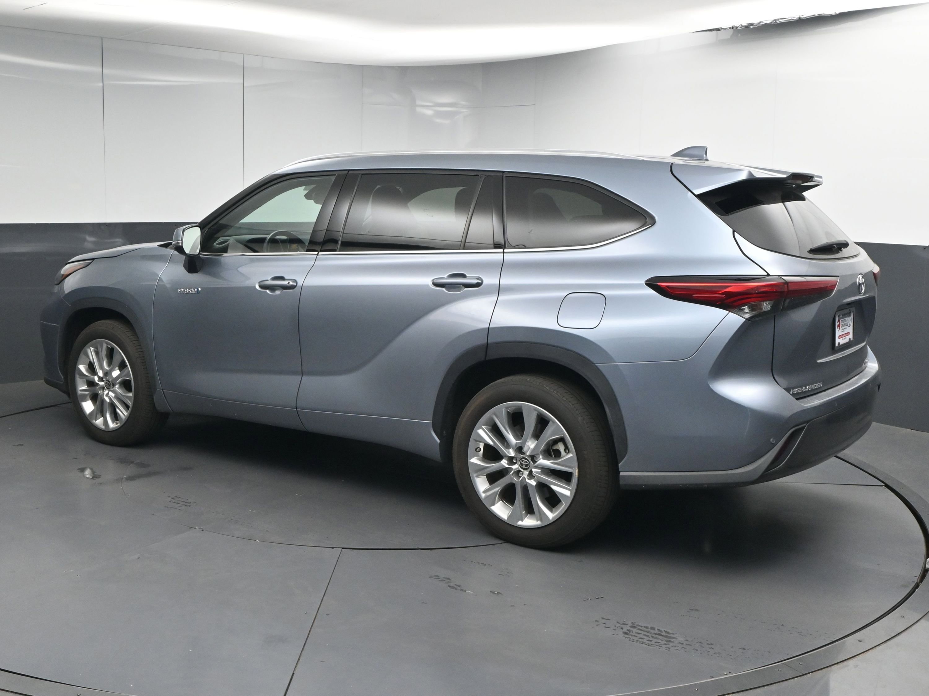 Used 2020 Toyota Highlander Limited image 6