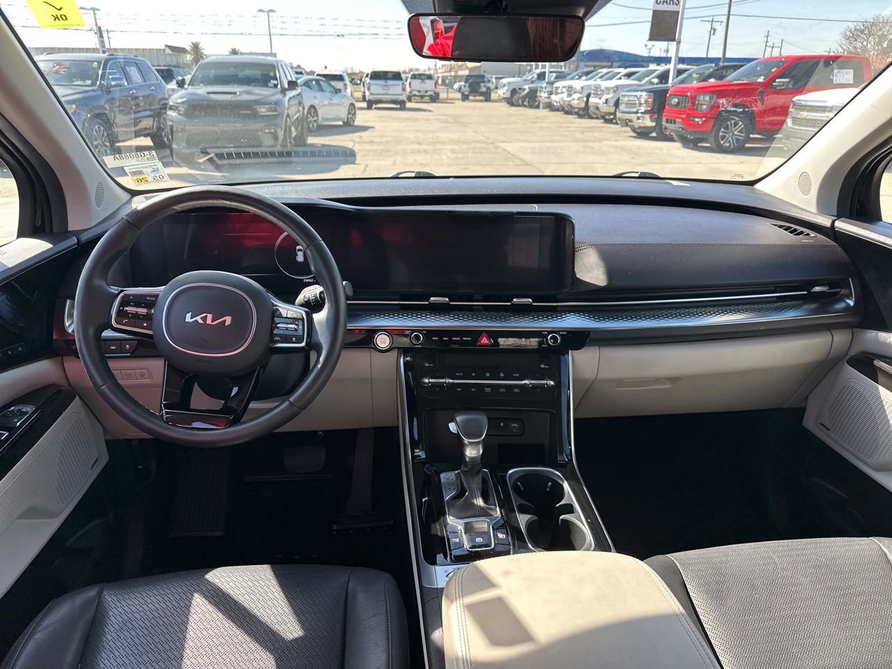 Used 2024 Kia Carnival SX Prestige image 9