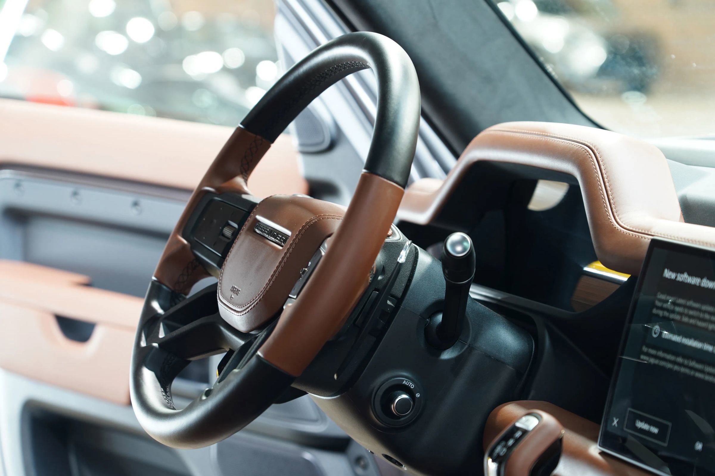 Used 2025 Land Rover Defender 110 image 68