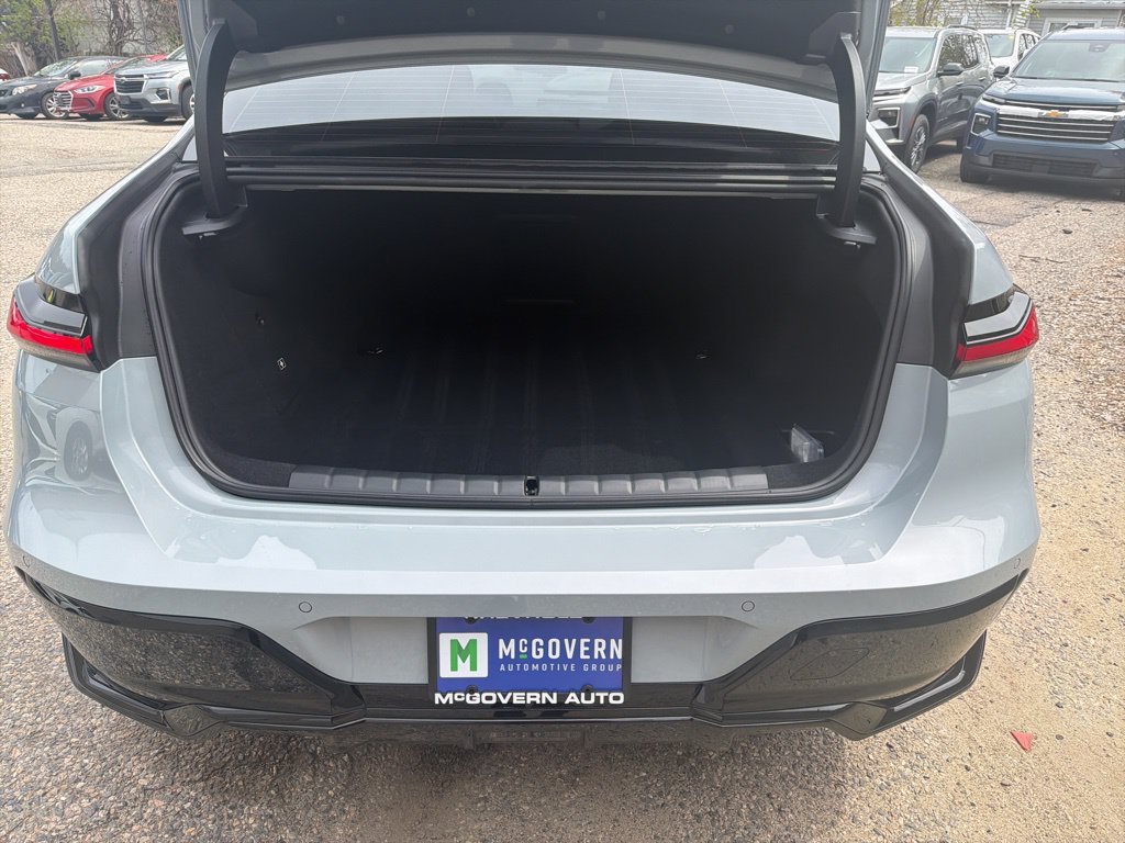 Used 2025 BMW i7 eDrive50 w/ M Sport Package RWD image 6