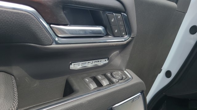 New 2026 GMC Sierra 1500 Denali w/ Denali Reserve Package AWD/4WD image 9