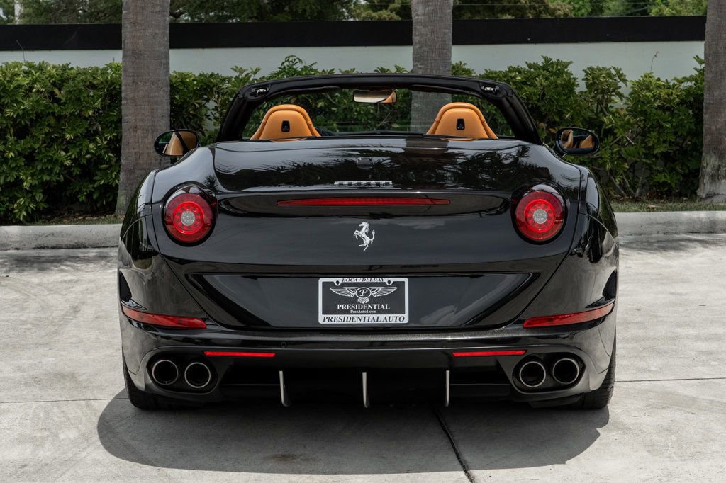 Used 2015 Ferrari California T RWD image 6