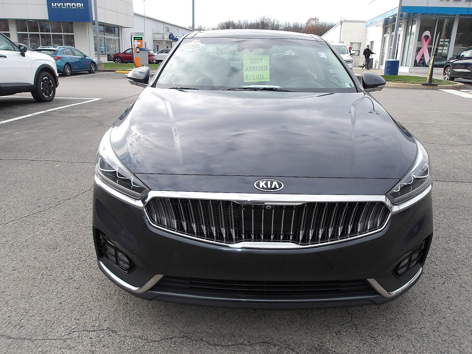 Used 2018 Kia Cadenza Limited w/ Paint Protection Package image 2