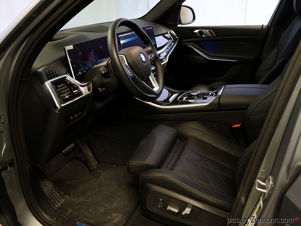 Used 2025 BMW X5 xDrive50e w/ Premium Package image 12