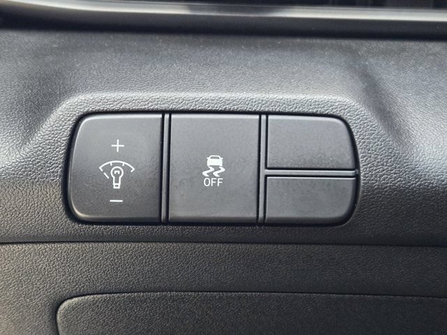 Certified 2025 Hyundai Elantra Sport FWD image 22