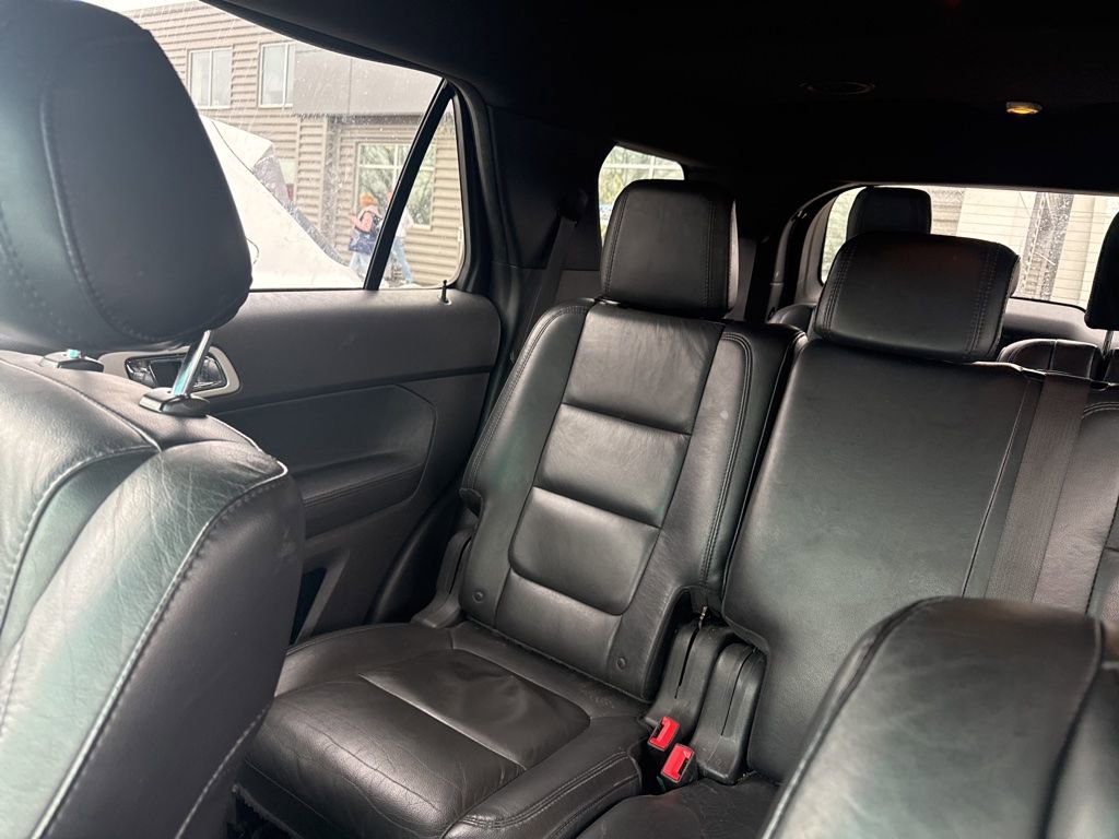 Used 2015 Ford Explorer XLT w/ Equipment Group 202B image 18