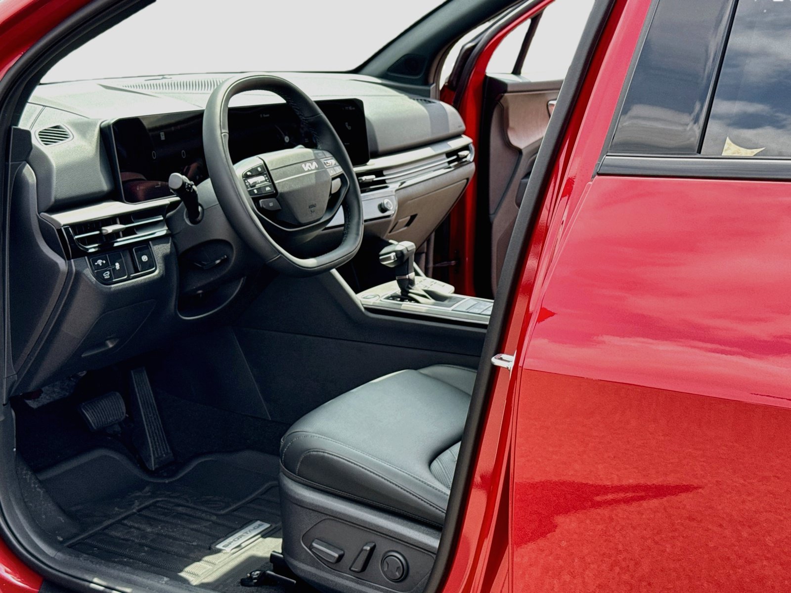 New 2026 Kia Sportage X-Line w/ X-Line Technology Package AWD/4WD image 4