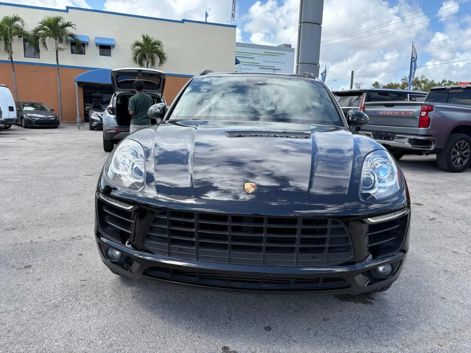 Used 2017 Porsche Macan AWD/4WD image 2