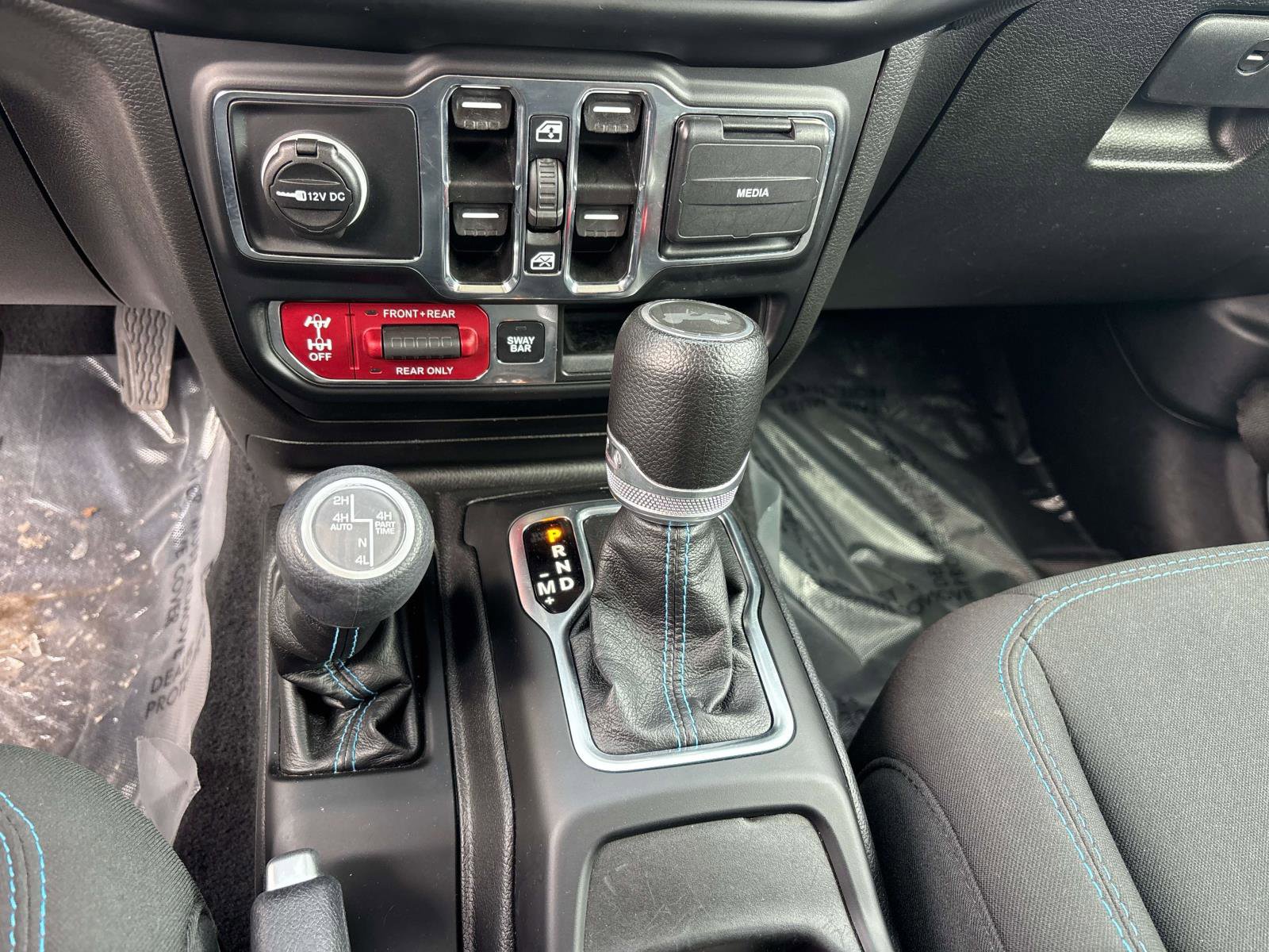 Certified 2023 Jeep Wrangler Unlimited Rubicon 4xe w/ Cold Weather Group image 29