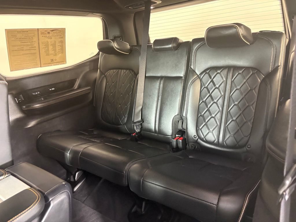 Used 2023 Jeep Grand Wagoneer Series III AWD/4WD image 14