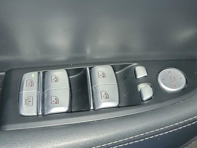 Used 2020 BMW 740i xDrive w/ M Sport Package image 29