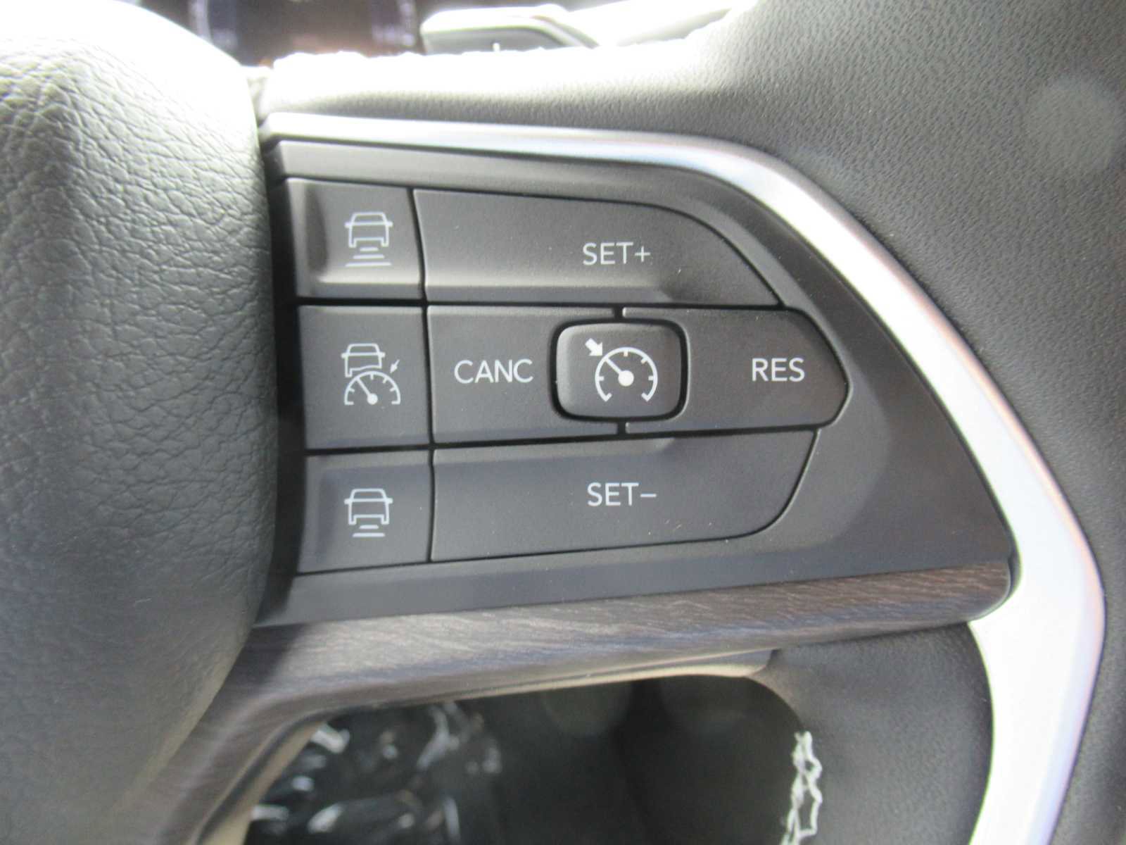 New 2025 Jeep Grand Cherokee L Limited w/ Trailer Tow Package image 27