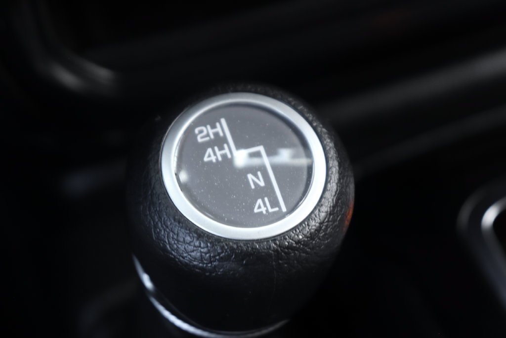 Used 2024 Jeep Wrangler Sport AWD/4WD image 32