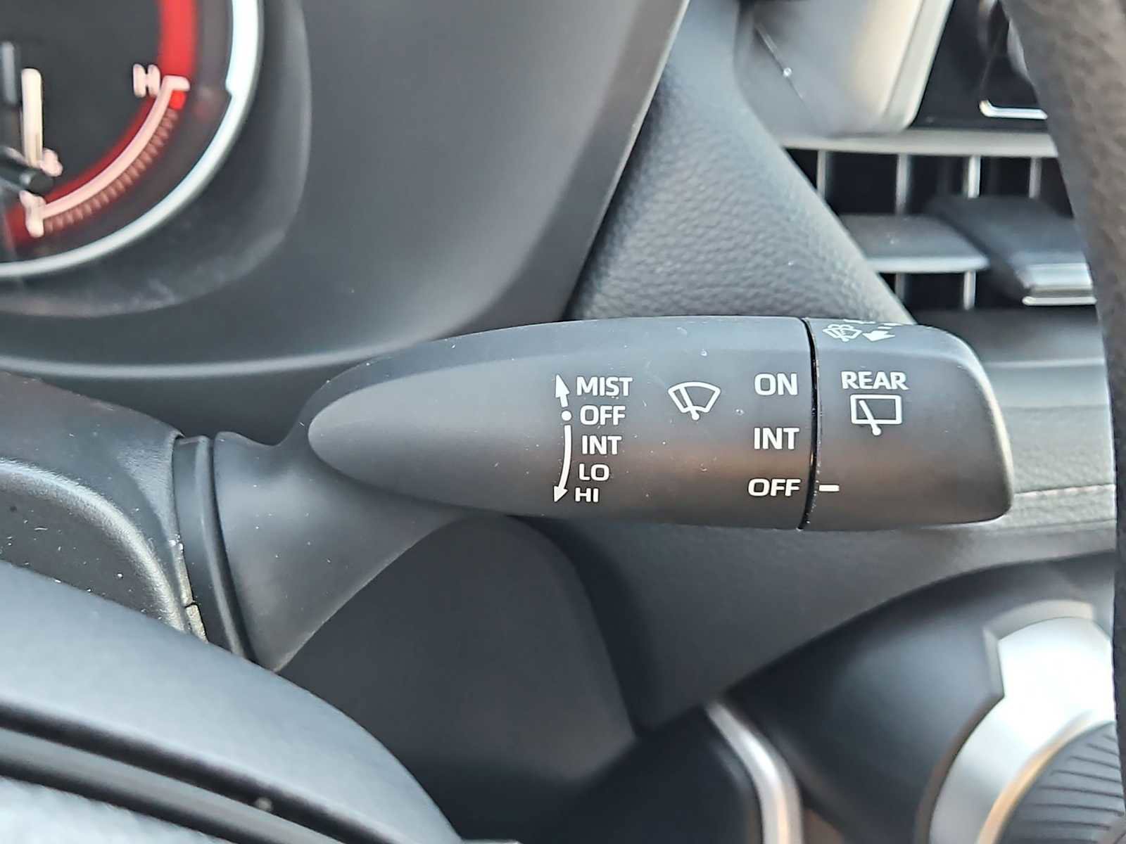 Used 2024 Toyota RAV4 LE image 40