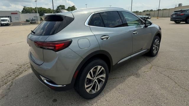Used 2023 Buick Envision Essence image 11