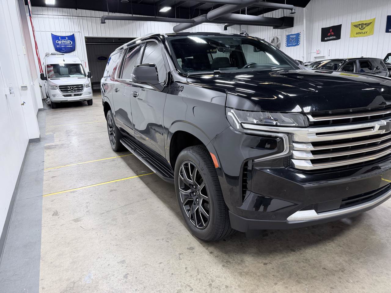 Used 2023 Chevrolet Suburban High Country w/ Max Trailering Package AWD/4WD image 18