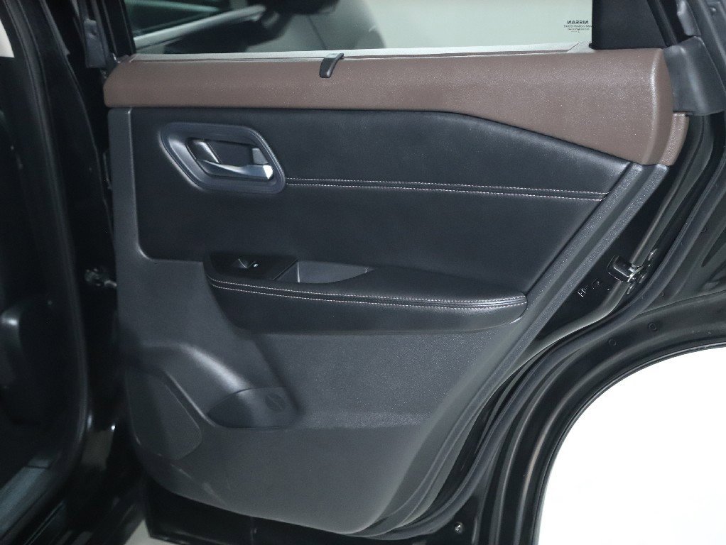 Used 2023 Nissan Rogue SL w/ SL Premium Package image 34