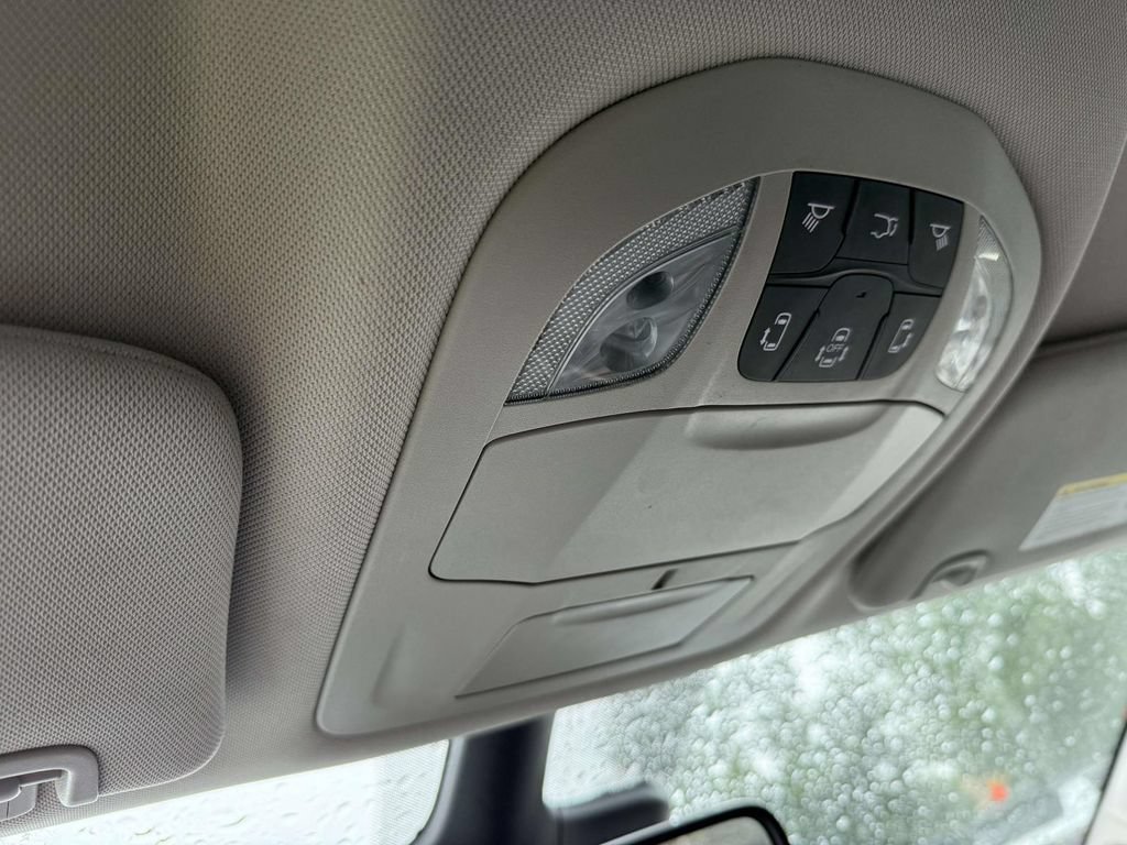Used 2023 Chrysler Pacifica Touring-L FWD image 28