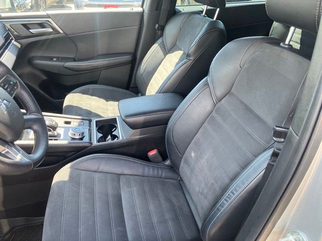 Used 2023 Mitsubishi Outlander SE AWD/4WD image 13