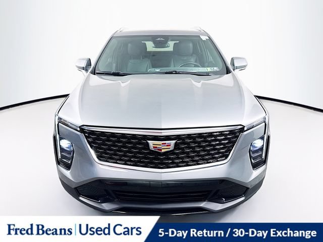 Used 2025 Cadillac XT4 Premium Luxury AWD/4WD image 2