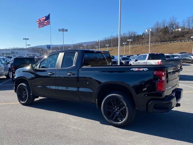 Used 2024 Chevrolet Silverado 1500 Custom image 3