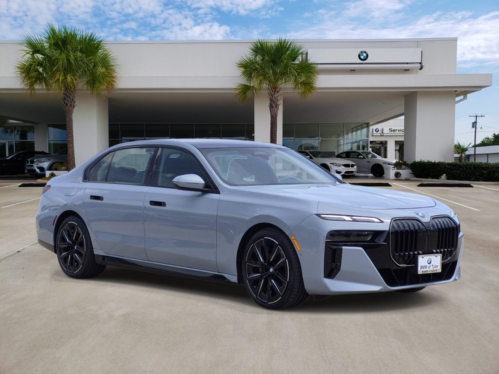 Certified 2025 BMW 740i w/ Premium Package RWD image 3