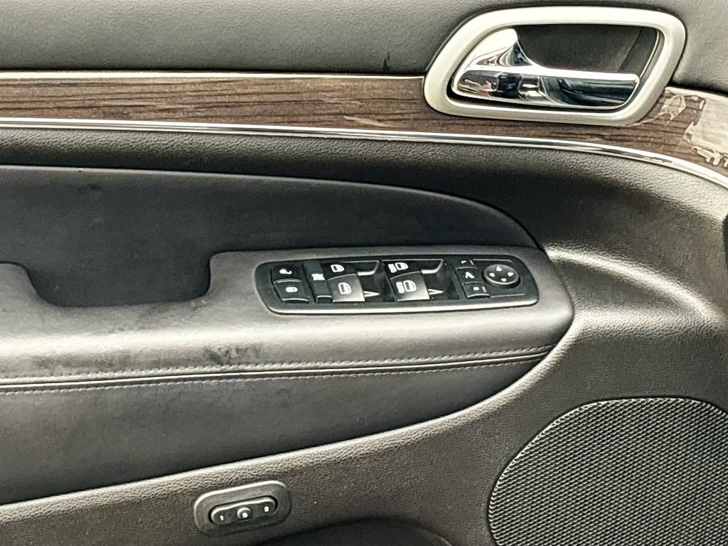 Used 2018 Jeep Grand Cherokee Overland AWD/4WD image 23