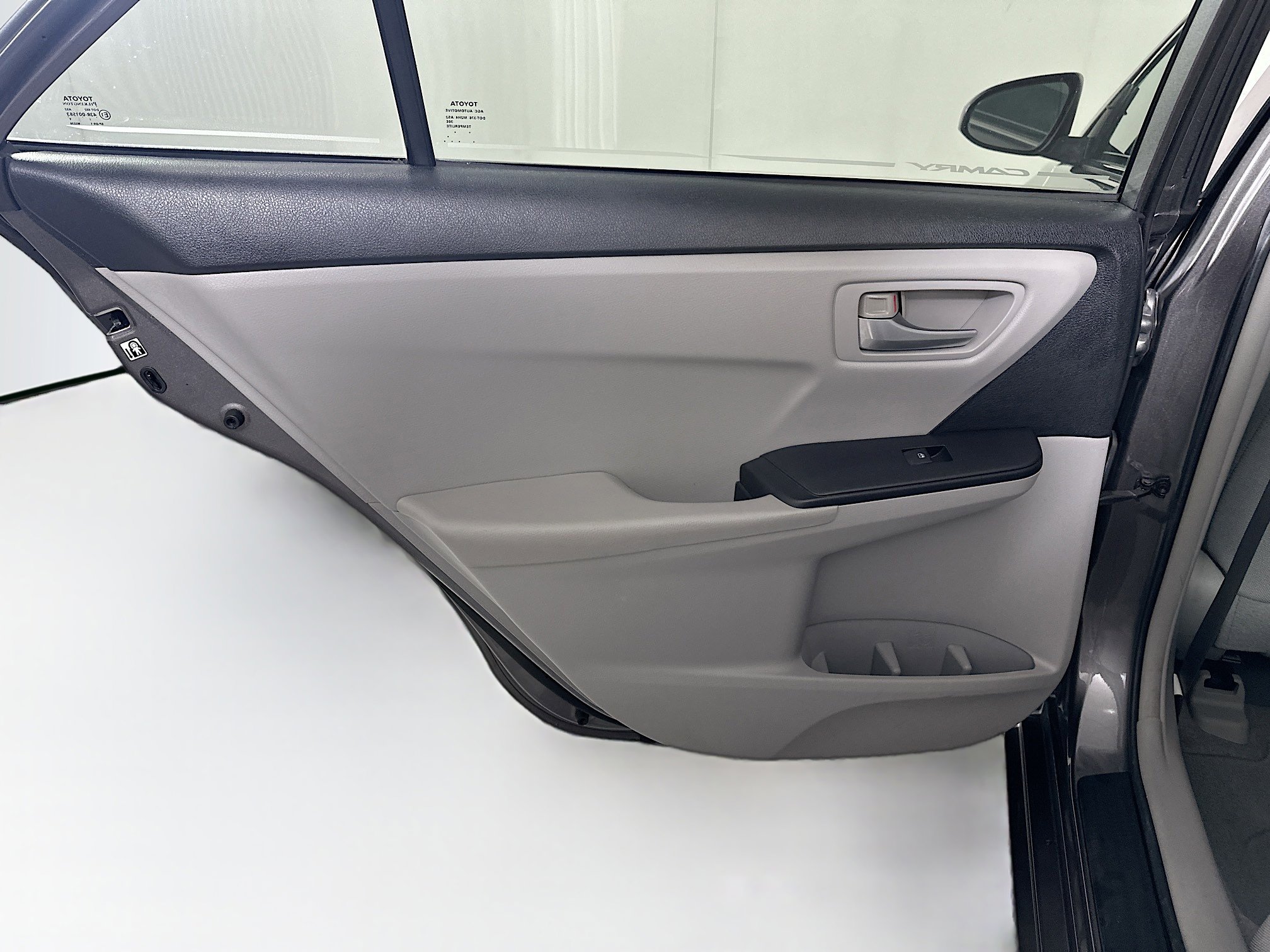 Used 2016 Toyota Camry LE FWD image 24