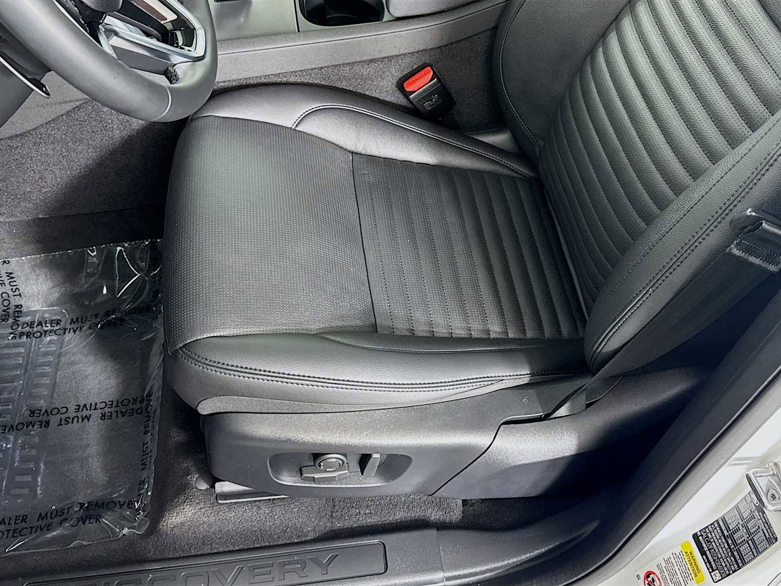 Used 2025 Land Rover Discovery Sport S image 20