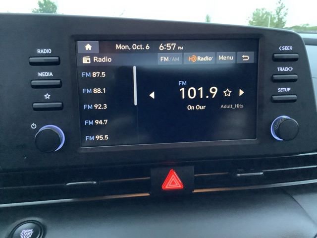 Certified 2025 Hyundai Elantra Sport image 25