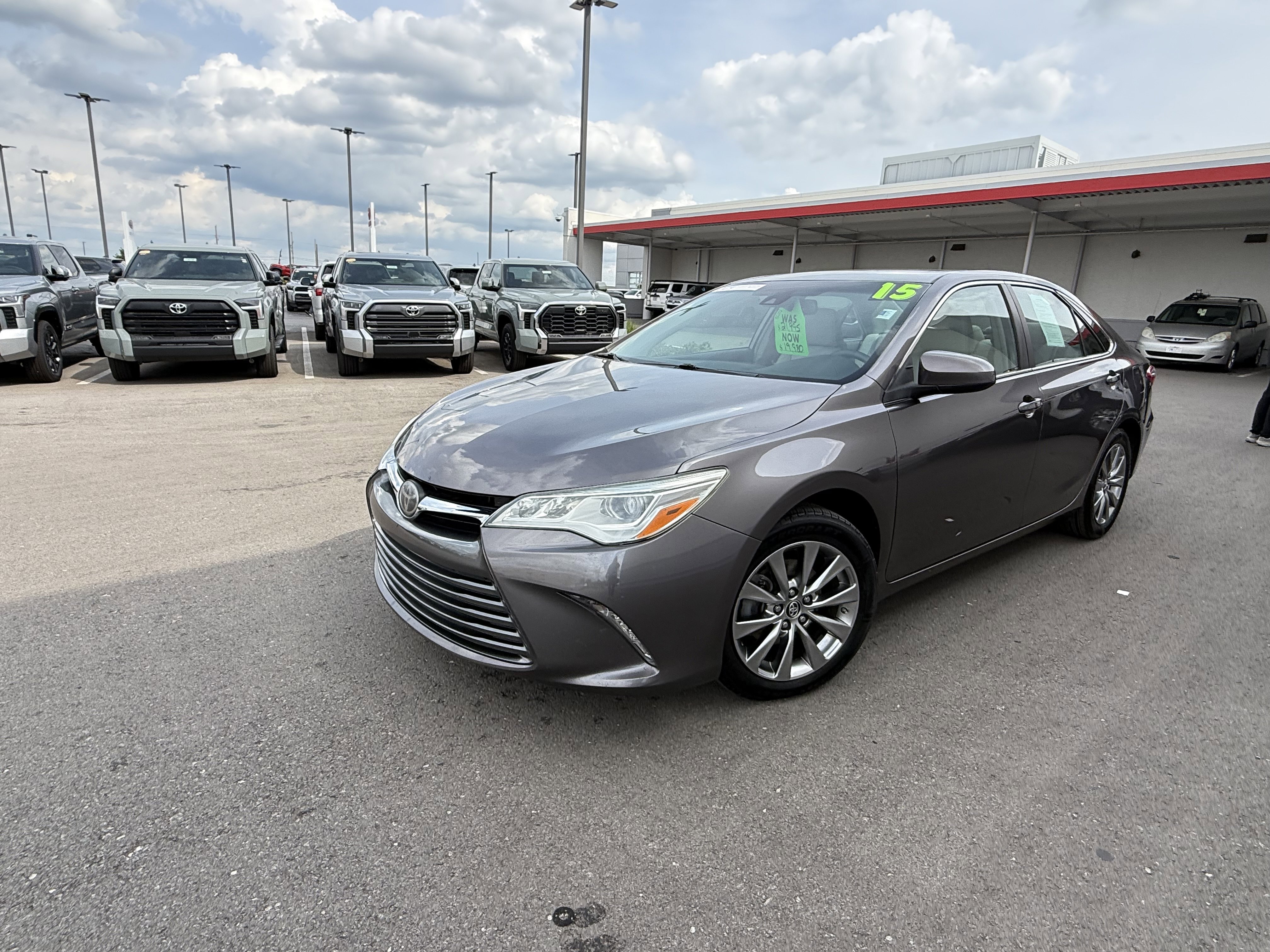 Used 2015 Toyota Camry XLE w/ Advanced Technology Package FWD image 2