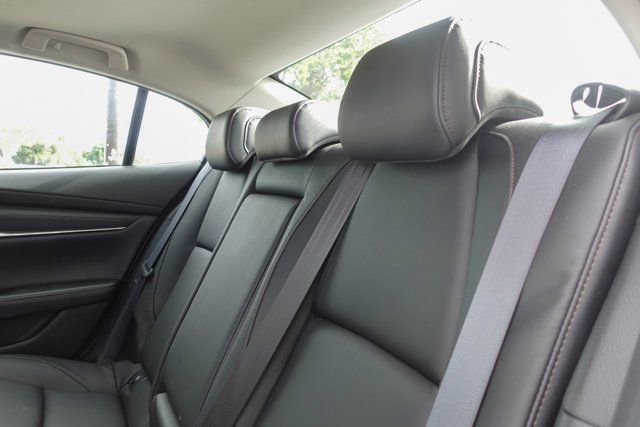 Certified 2025 MAZDA MAZDA3 s FWD image 21
